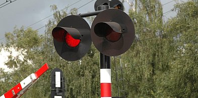 Rogatki w Kobylnicy NIE DZIAŁAJĄ! Pociągi zwalniają, ale ryzyko wciąż JEST!-9507