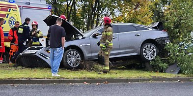 Słupsk: Jaguar roztrzaskany na ul. Gdańskiej! Kierowca miał szczęście!.....-9663