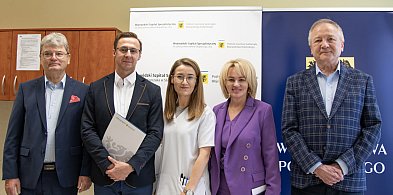 Fundacja DKMS przekazała 300 000 zł na rzecz Pracowni Genetycznej w Słupsku-9941