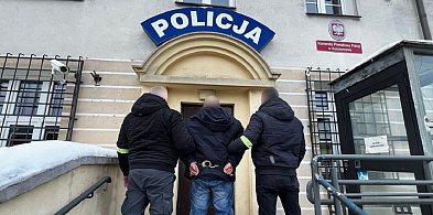 POLICYJNY NALOT w powiecie słupskim. Pięciu pseudokibiców ZATRZYMANYCH!