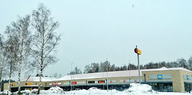 Gmina Ustka kontratakuje. Chcą zabrać miastu… Biedronkę!