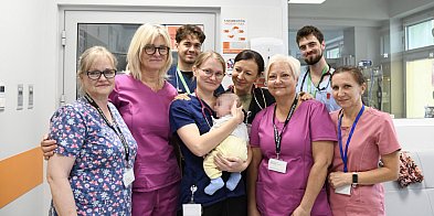 Staś opuścił szpital i trafił do rodziny zastępczej-9592