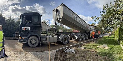 Nowy asfalt w Grąbkowie Kolonii. KONIEC Z BŁOTEM!-10202