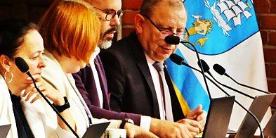 Ustka bez drugiej karetki. Co na to burmistrz?-10368