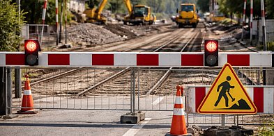 Kolej paraliżuje Kobylnicę. Przejazdy zamknięte!