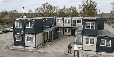 Kontenery zamiast mieszkań? Wójt Główczyc ma POMYSŁ