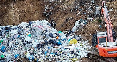 Nielegalne składowisko przy S6. CBŚP w powiecie słupskim! [VIDEO]-10461