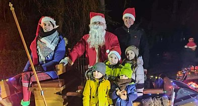Świąteczny przejazd Mikołaja. Orszak wprowadził bożonarodzeniowy KLIMAT-10676