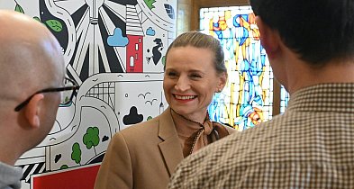 Ratuszowe dodatki PUCHNĄ W OCZACH! Nawet 9,7 tys. zł miesięcznie!