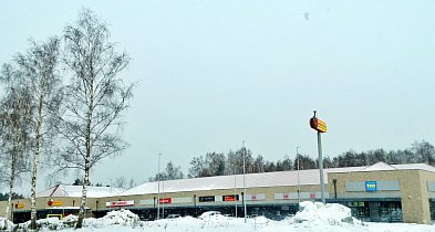 Gmina Ustka kontratakuje. Chcą zabrać miastu… Biedronkę!
