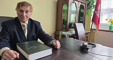 Jerzakowie z udziałami, rektor bez kluczy. Kontrowersyjne PRZEJĘCIE uczelni