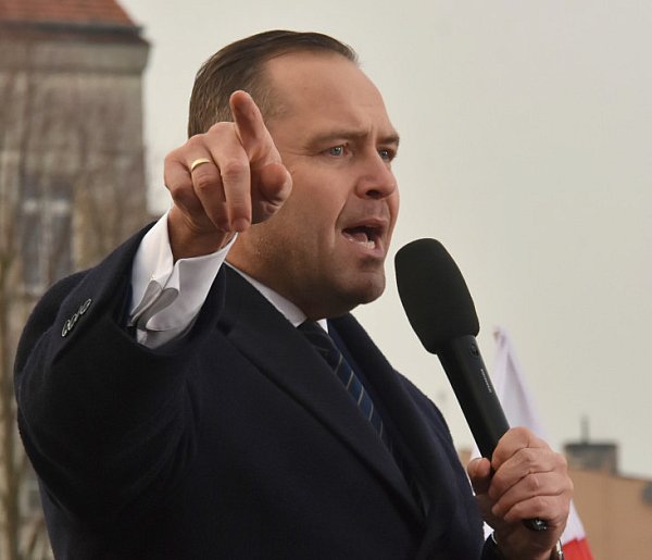 Prezydent proponuje zmiany. Trudniej o obywatelstwo dla cudzoziemców-9535