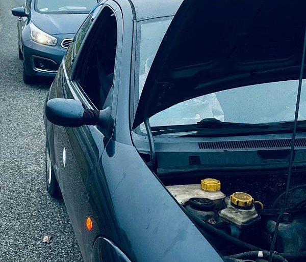 Zepsuty ford i brak prawa jazdy. Pechowy poranek 34-latka-10124