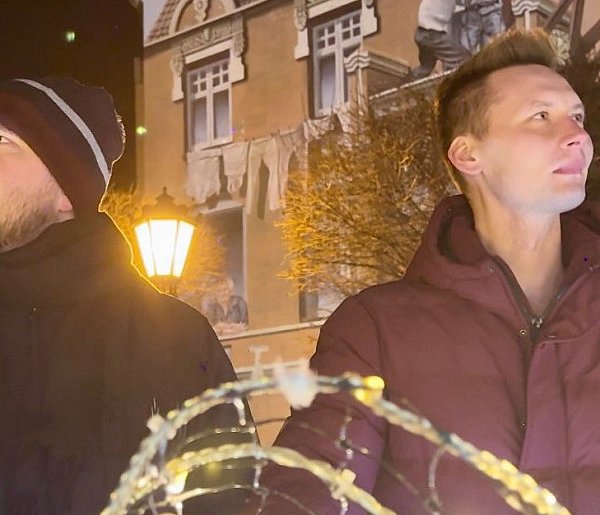 Świąteczna GORĄCZKA w Główczycach. Krystian Sibiński PORWAŁ LUDZI do filmu-10727