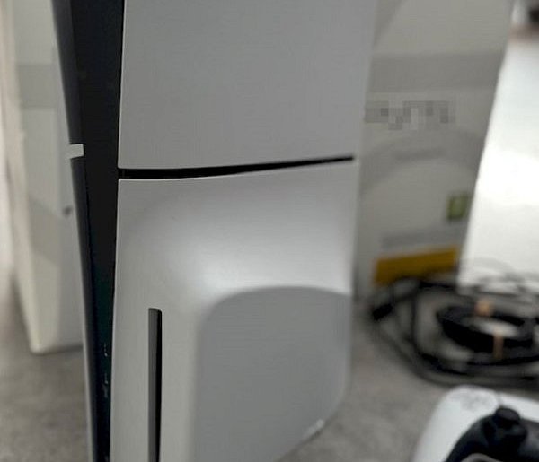 Zabrał konsolę bez płacenia. Policja była u niego następnego dnia!