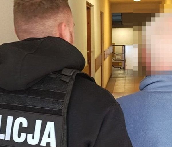 Znalazł portfel z kartami. Zamiast oddać, poszedł na zakupy