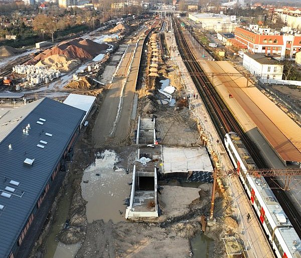 Zniknęły kolejowe kable warte fortunę. Policja zatrzymała 36-latka