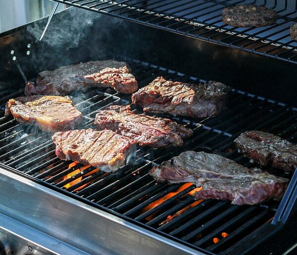 Czy można jeść mięso 1 maja? Biskupi już zdecydowali!