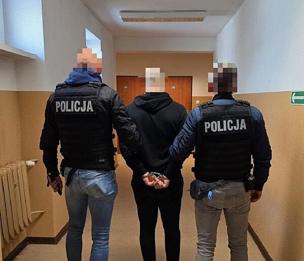 Groził ekspedientce nożem i ukradł pieniądze. 28-latek ZATRZYMANY!