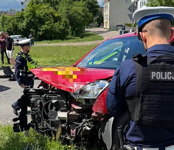 Kraksa na skrzyżowaniu ul. Sierpinka i Dąbrówki. Winna 20-latka!