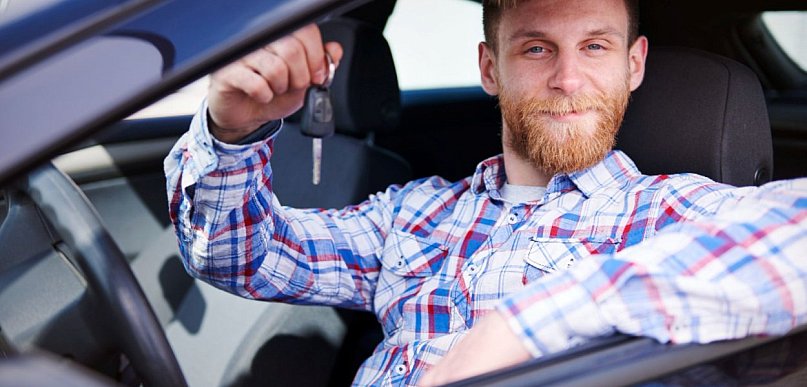 Jak zacząć pracę jako kierowca Bolt bez własnej działalności? Wymagania i realne m