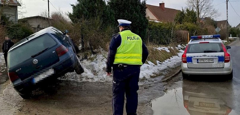 Uciekał przed policją. W aucie ZOSTAWIŁ żonę i 5-letnią córkę!