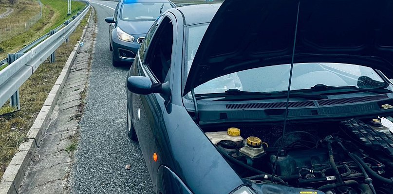 Zepsuty ford i brak prawa jazdy. Pechowy poranek 34-latka - 10124