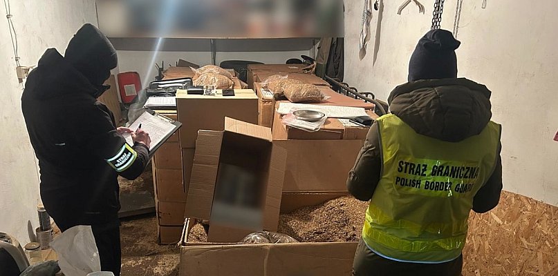 Straż Graniczna ROZBIŁA tytoniowy magazyn. Towar wart ponad 1,2 mln zł!