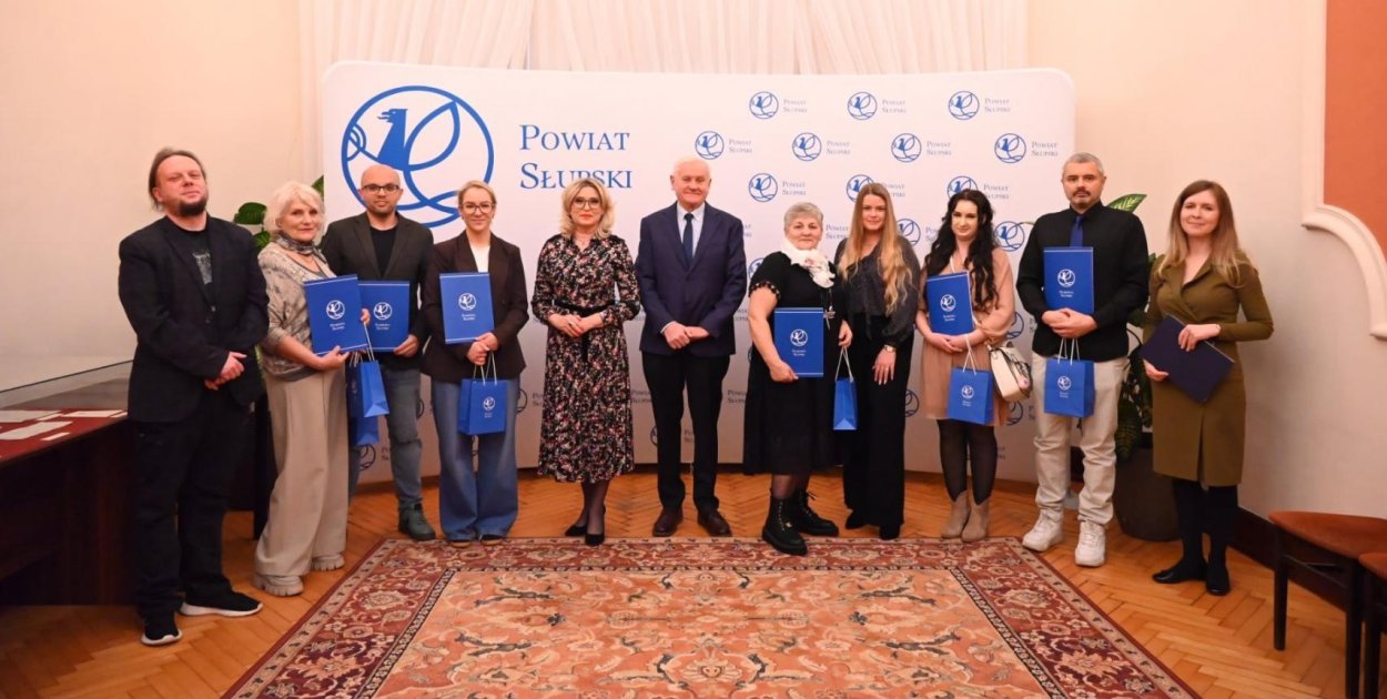 Artyści z powiatu słupskiego ze wsparciem. Przyznano stypendia kulturalne