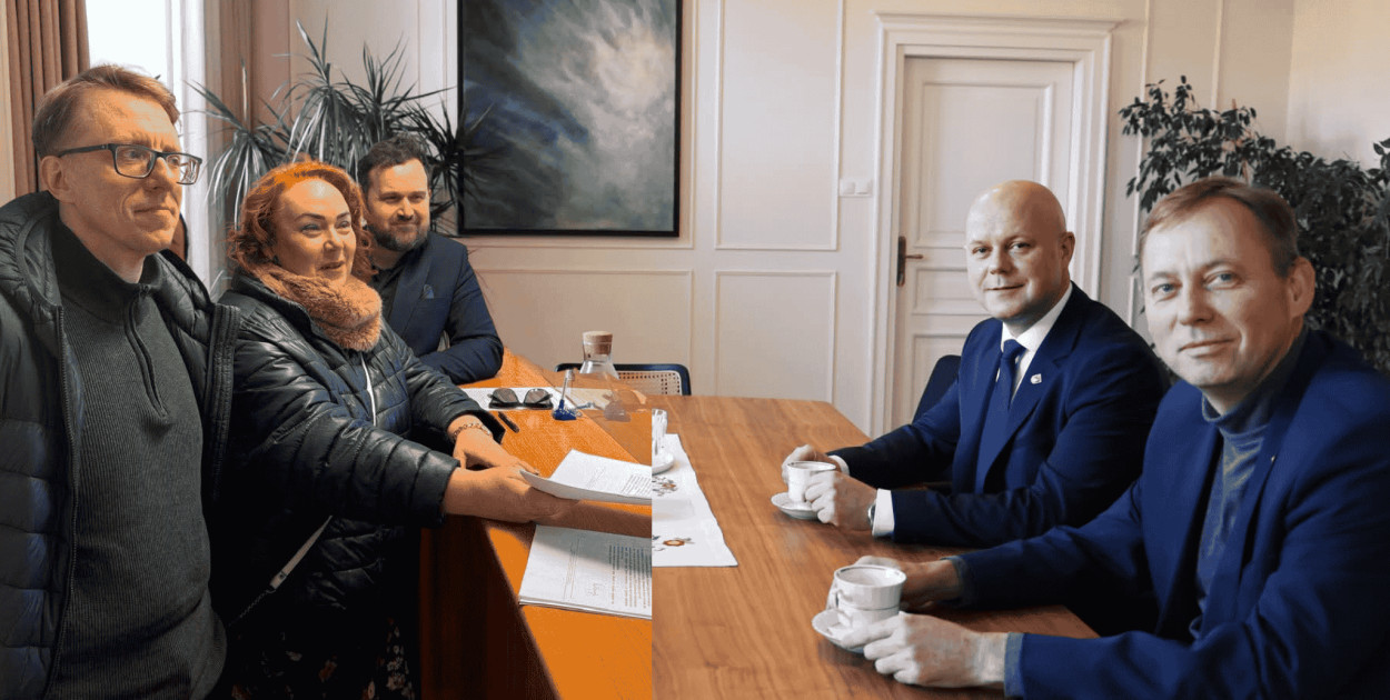 Szewczyk powiększa Słupsk, Konwiński buduje chodniki w Trzebielinie