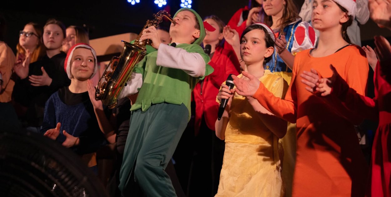 „Bunt lektur” w Siemianicach. Młodzi aktorzy z grupy „Podwórko” zapraszają